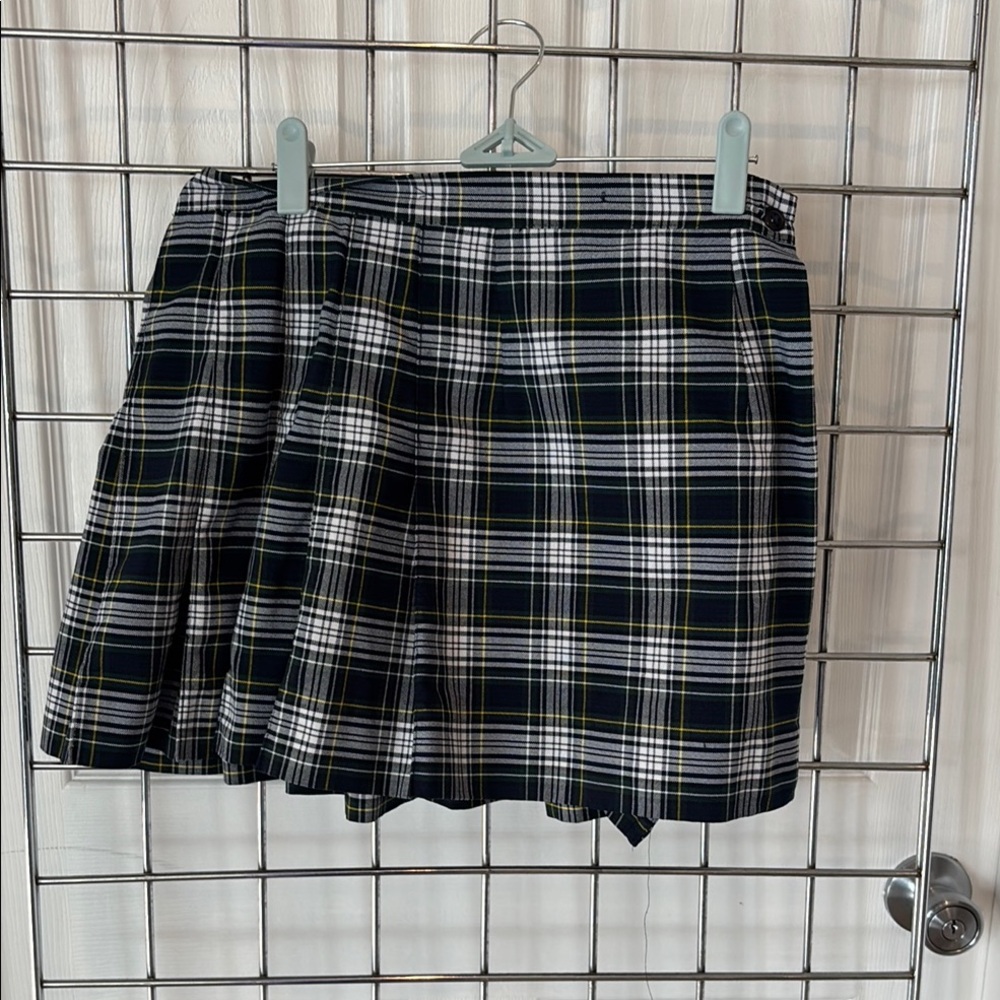 Black and White Pleated Skater Mini Skirt
